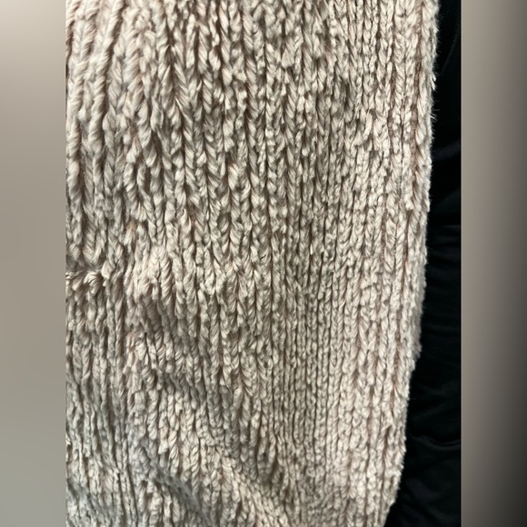 Bobeau Soft and Warm Fur Cardigan Vest - Picture 2 of 6